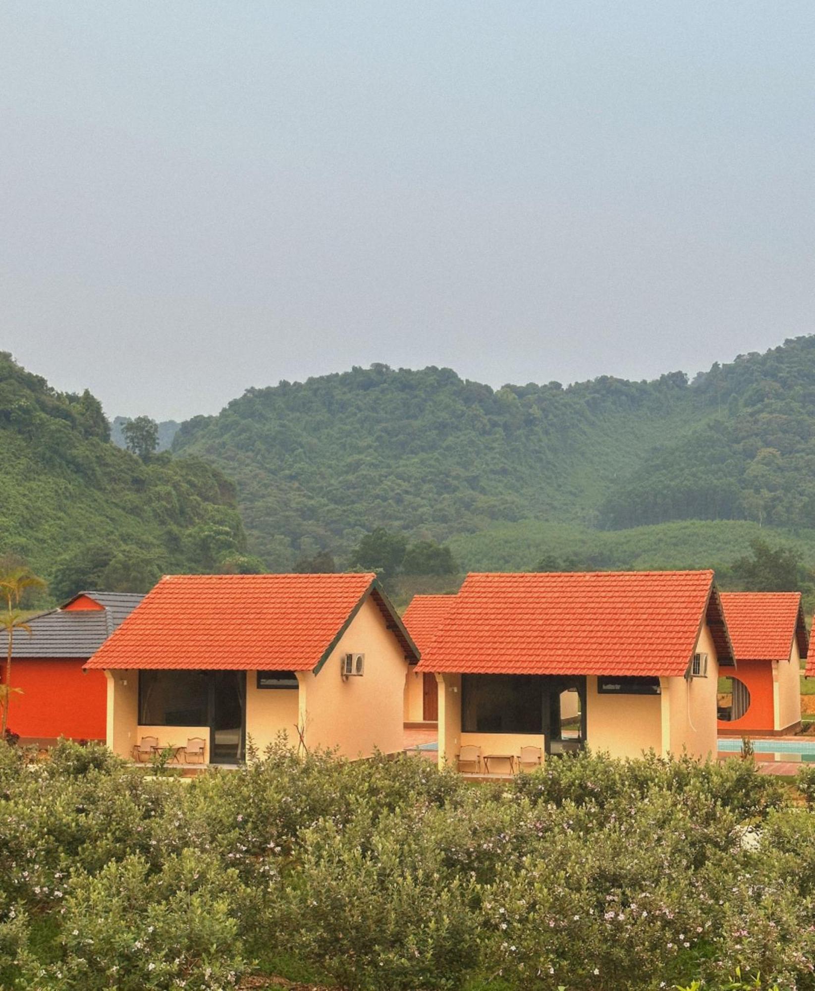 Eco Village Lodge